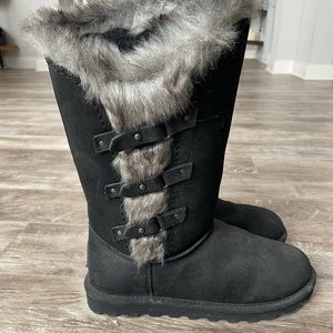 Worn once! Black Bearpaw boots.